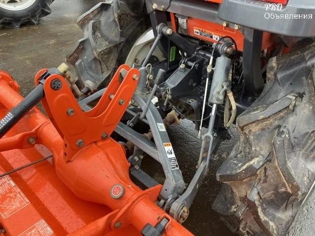 Мини-трактор Kubota модели KT27F выпуска 2000 - 2004 годов, полный привод 4&times;4 4