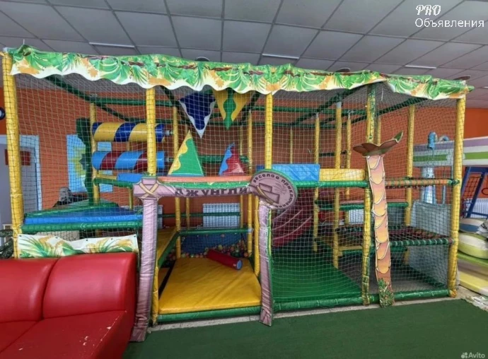 Продается детский игровой комплекс (лабиринт 5х2,5м), стенка для лазания, качели 2